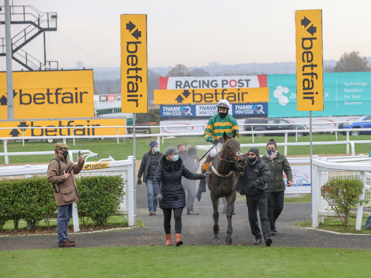 Today's Racing News: Epatante and Monmiral glove up for Betfair Fighting Fifth clash